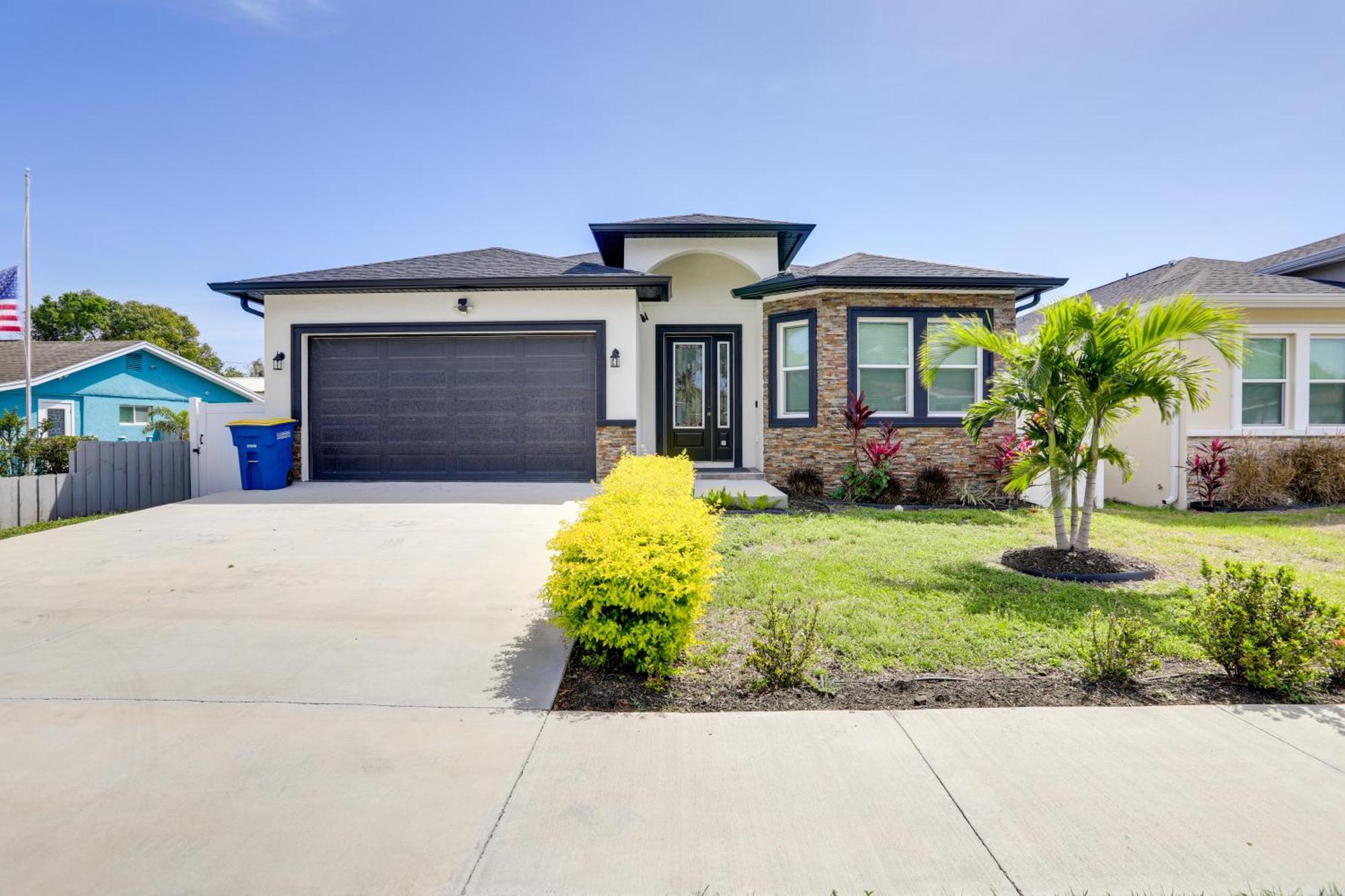 Chic Clearwater Home With Backyard Space And Fire Pit! Exterior photo