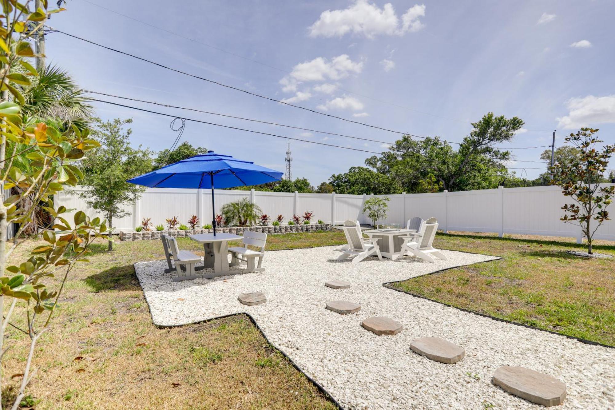 Chic Clearwater Home With Backyard Space And Fire Pit! Exterior photo